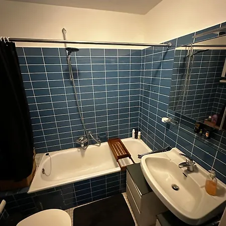 Weser Stadtwerder - Centrally Located In *